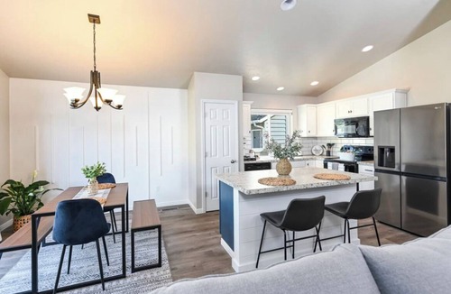 Meridian House | 3-bedroom vacation home 20 minutes from Boise State University