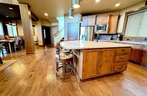 Cle Elum House | 3 Bedroom w/Game Room/Gourmet Kitchen/Community Pool - MNT VIEW IS AMAZING!