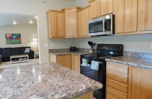 Priest River House | 3 bedrooms home on 100 feet of Lamb Creek frontage, in the heart of Priest lake