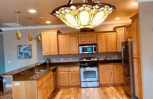 Medford House | 3 bedrooms with king beds, 2.5 bathrooms. 2146 sq ft house in east Medford.