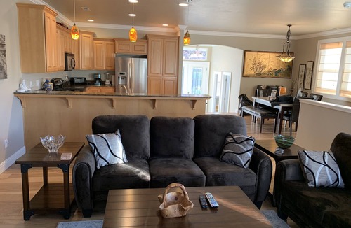Medford House | 3 bedrooms with king beds, 2.5 bathrooms. 2146 sq ft house in east Medford.