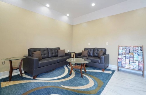 San Augustine Hotel | 3 Best Deal Rooms: 2 Full Beds Non-Smoking Room off Freeway.