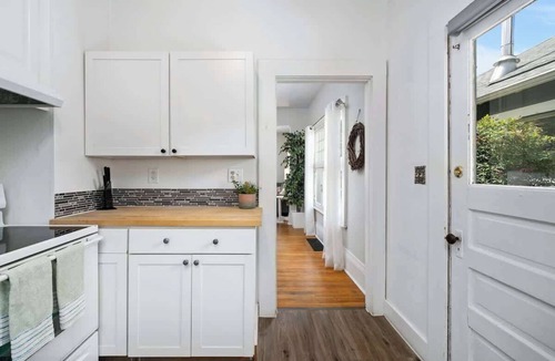 Belmont House | 3 BR 1 BA - Cozy Home - Walkscore 97 - Shopping