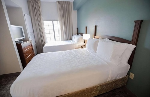 Highlands - Perkins Hotel | 3 Convenient Units w/Full Kitchen! 14-minute walk to Louisiana State University