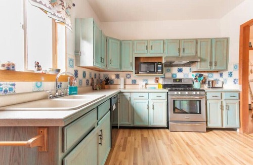 Grand Junction House | 3 King Beds-Hot Tub-Firepit-Historic-Downtown