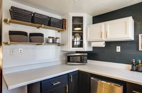 Latah Valley Apartment | 3 Mi to Downtown Spokane! Cozy Couples Retreat