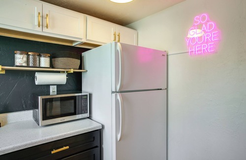 Latah Valley Apartment | 3 Mi to Dtwn Spokane: Sleek Multi-Unit Base