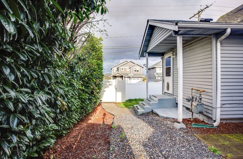Eastside House | 3 Mi to Dtwn Tacoma: Pet-Friendly Home