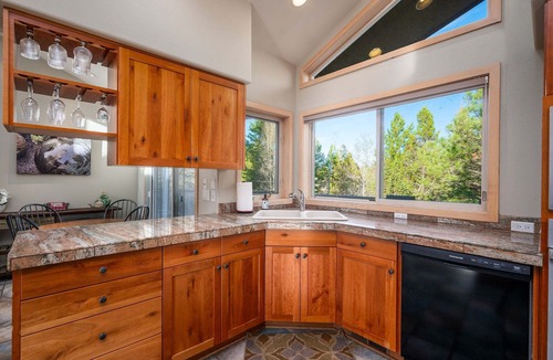 Sunriver House | 3 Mulligan - Hot Tub with Wooded Views, Wine Cellar, SHARC passes, Comfort & Style