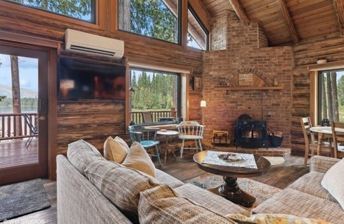 Troy Cabin | 3-Story Lake-Front Log Home with Private Beach Access on Bull Lake, MT