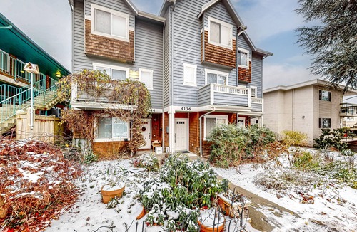 Genesee House | 3-story townhome with fireplace, private balcony, & washer/dryer