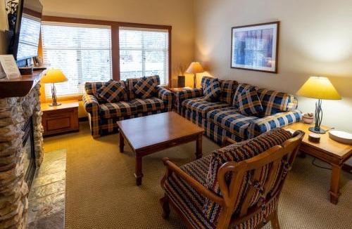Snowbird Apartment | 3323 - Two Bedroom Standard Powderhorn Lodge
