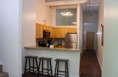 Downtown Indianapolis Apartment | 360° TERRACE VIEW KING BEDS SELF CHECK-IN WIFI W/D