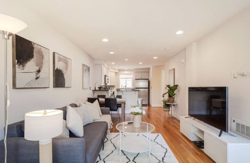 Whittier Heights House | 3b2.5b House in Ballard/10 mins to Green Lake