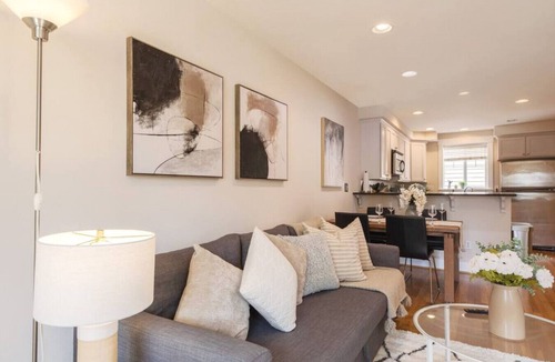 Whittier Heights House | 3b2.5b House in Ballard/10 mins to Green Lake