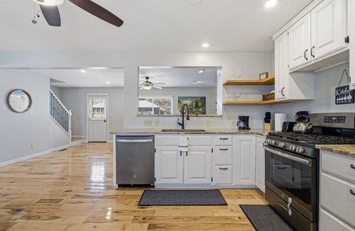Dublin House | 3BR/2BA Dublin Home with Large yard near Bridgepark