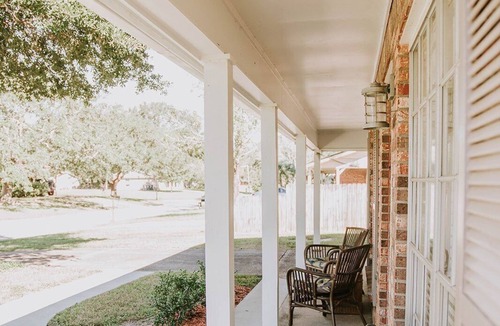 Ocean Springs House | 3BR/2BA w/GOLF CART! Close to Beach & Downtown Ocean Springs! Southern Exposure