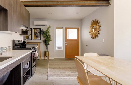 Belmont Apartment | 3BR Sleeps 8 Foodie Haven SE Portland
