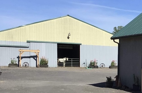 Toledo Apartment | 3G Farms studio Gateway to Mount St. Helens & Cowlitz River