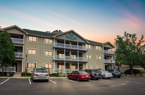 Nashville Condo | 3rd Floor Front Side Penthouse Suite - 302 by Grand Wood Suites