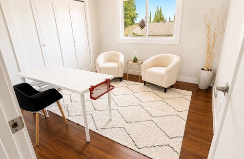 Mill Plain House | 4 BD, Pet Friendly - Modern chic beautiful, fenced yard