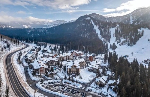 Salt Lake Mountain Resorts Ski Chalet | 4 bdr Swiss chalet in Solitude, 5 min to lifts