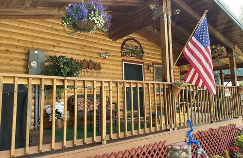 Mountain Home Cabin | 4 bedroom cabin 100 yards from river no smoking no pets