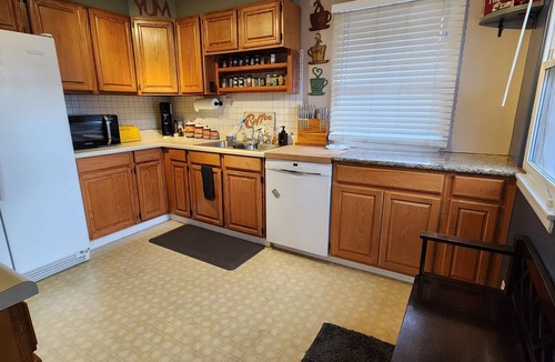 Northtown House | 4-bedroom Family House with AC in lovely Spokane