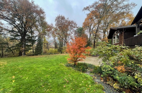 Murphy House | 4-bedroom house in beautiful Rogue River Oregon with WiFi, AC.