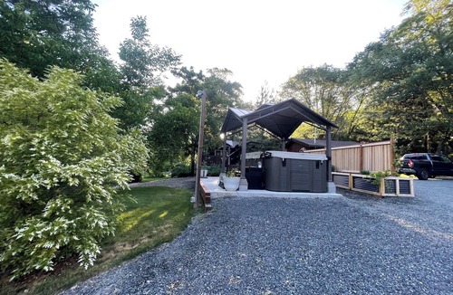Murphy House | 4-bedroom house in beautiful Rogue River Oregon with WiFi, AC.
