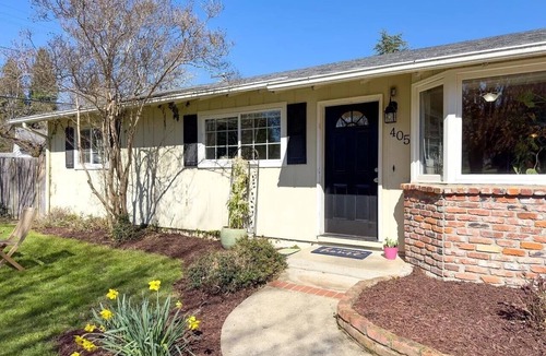 Jacksonville House | 4 Bedroom Home in the Heart of the Historic- Jacksonville, OR