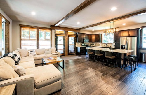 Snoqualmie Pass Ski Chalet | 4-bedroom house in amazing Snoqualmie Pass with cozy vibes
