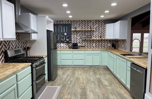 Heyburn House | 4-bedroom house, with a billiards table and ample space, in charming Heyburn