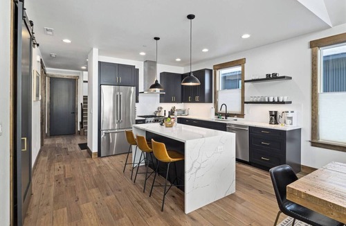 Cle Elum House | 4 Bedroom Luxury Home with Detached Mother-in-Law Studio in Suncadia