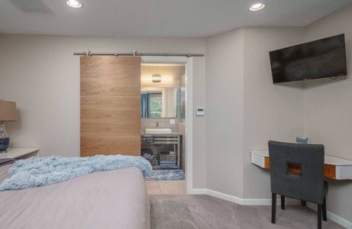 Cedar Hills House | 4 Bedroom West-Slope Garden Getaway, over the hill from Downtown Portland.
