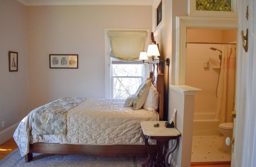 Historic Railroad District Bed & Breakfast | #4 Chaucer @ The McCall House Boutique Hotel