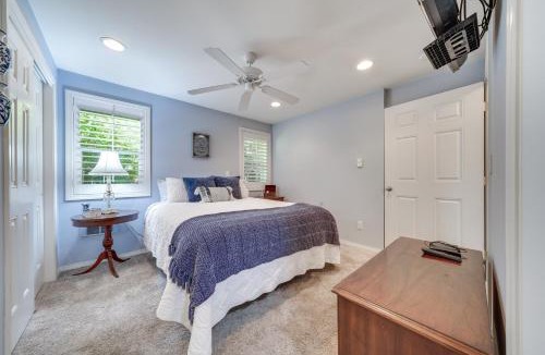 North Juanita House | 4 Mi to Waterfront & Wineries! Quiet Getaway