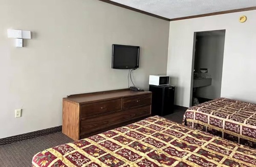 Devils Lake Hotel | 4 Restful Stays Perfect for Business & Group Trips, Near Local Dining