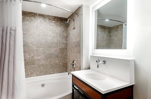 Moss Bay Hotel | 4-Star Hotel ∙ The Heathman Hotel Kirkland