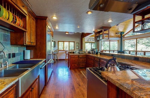 Ashton Cabin | 40-acre haven on the banks of the Fall River