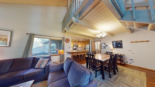 Tennis Village Apartment | 40 Tennis Village