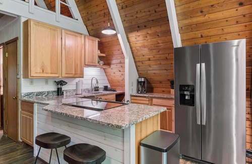 Bellaire House | 4BR A-Frame at Schuss Mtn | Torch Lake & Pool Access l Sleeps 11