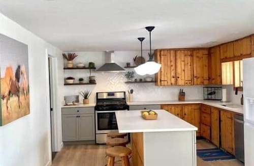 Corvallis House | 4BR Ranch w/Games + Deck + VIews | 4 Mi to Town
