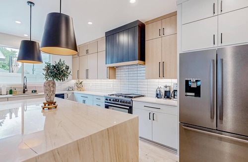 Coeur d'Alene House | 4BR Walkable Home w Hot Tub, Downtown CDA