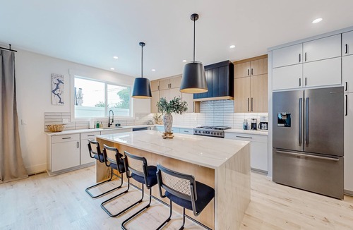 Coeur d'Alene House | 4BR Walkable Home w Hot Tub, Downtown CDA