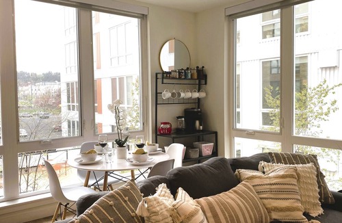 Riverside Apartment | 4th of July-Walk 2 Riverfront Park-Free Secured Parking! EV Charger
