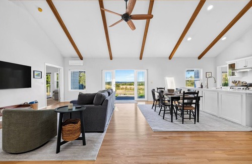 Coupeville House | 5-Acre Estate + Hot Tub | Firepit + Dining & Near Trails | Edgefield Farmhouse