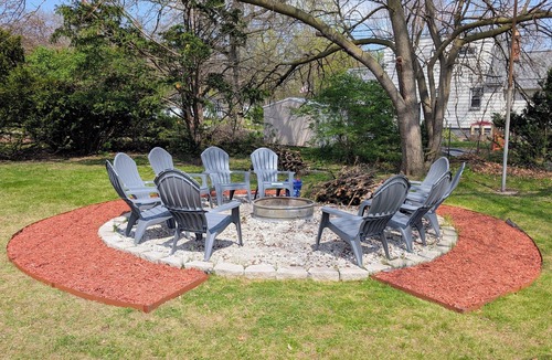 Romulus House | 5 bedroom Detroit Metro Airport Home!
