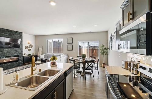 Puyallup House | 5 Bedrooms, Theater Room, Kid-Friendly, Perfect For Big Groups