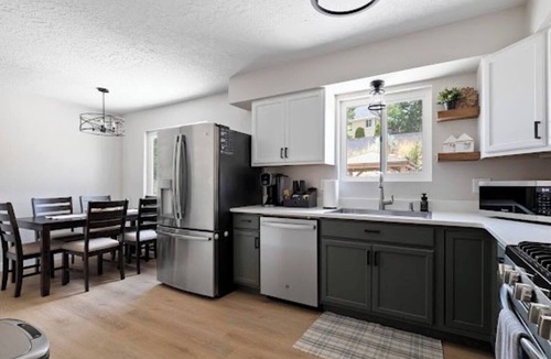 Cedar City House | 5 BR Charming Home Near Temple/SUU with Game Room